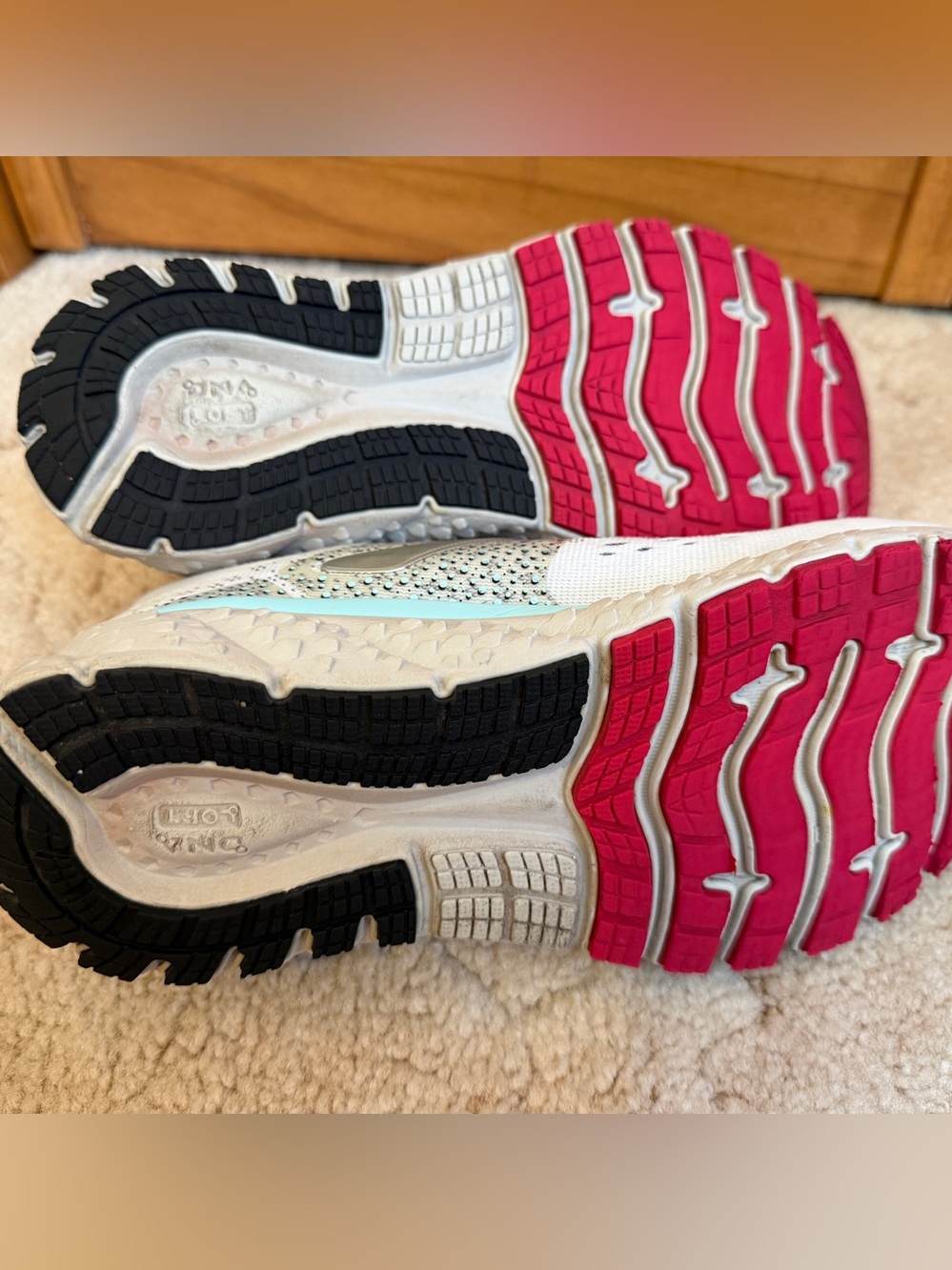 Brooks Glycerin Women’s Athletic Shoes — 7 1/2 - Picture 10 of 10